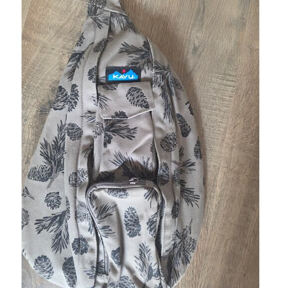 KAVU Brown Fall Pinecone Novelty Canvas Sling Bag Backpack Rope Travel - Picture 2 of 9